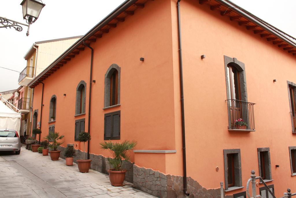 Hotel L'Arco Dei Sogni Malvagna Exterior foto