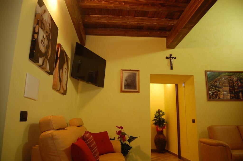 Hotel L'Arco Dei Sogni Malvagna Exterior foto