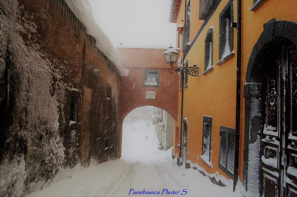 Hotel L'Arco Dei Sogni Malvagna Exterior foto